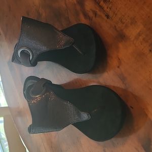 Black with brown White mountain wedge sandals Sz 8
